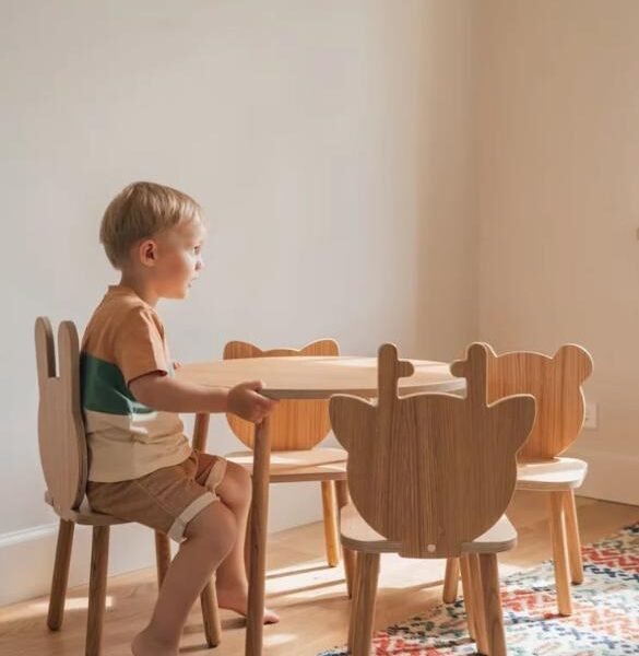 Elly Chair & Table